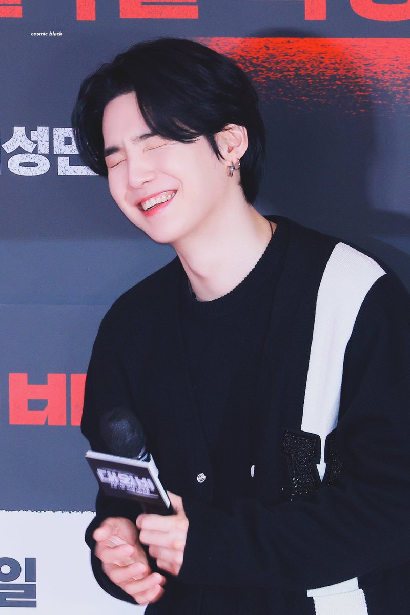 cosmicblack93's tweet photo. 윤기 생일 축하해요 ♡

#HAPPY_SUGA_DAY  
#MyBlueSUGA 
#MinMagicalMarch 
#홀리한_봄날_달콤한_윤기데이 
#3월의_윤기야_앞으로도_행복합시다 https://t.co/uvFtCHiYem