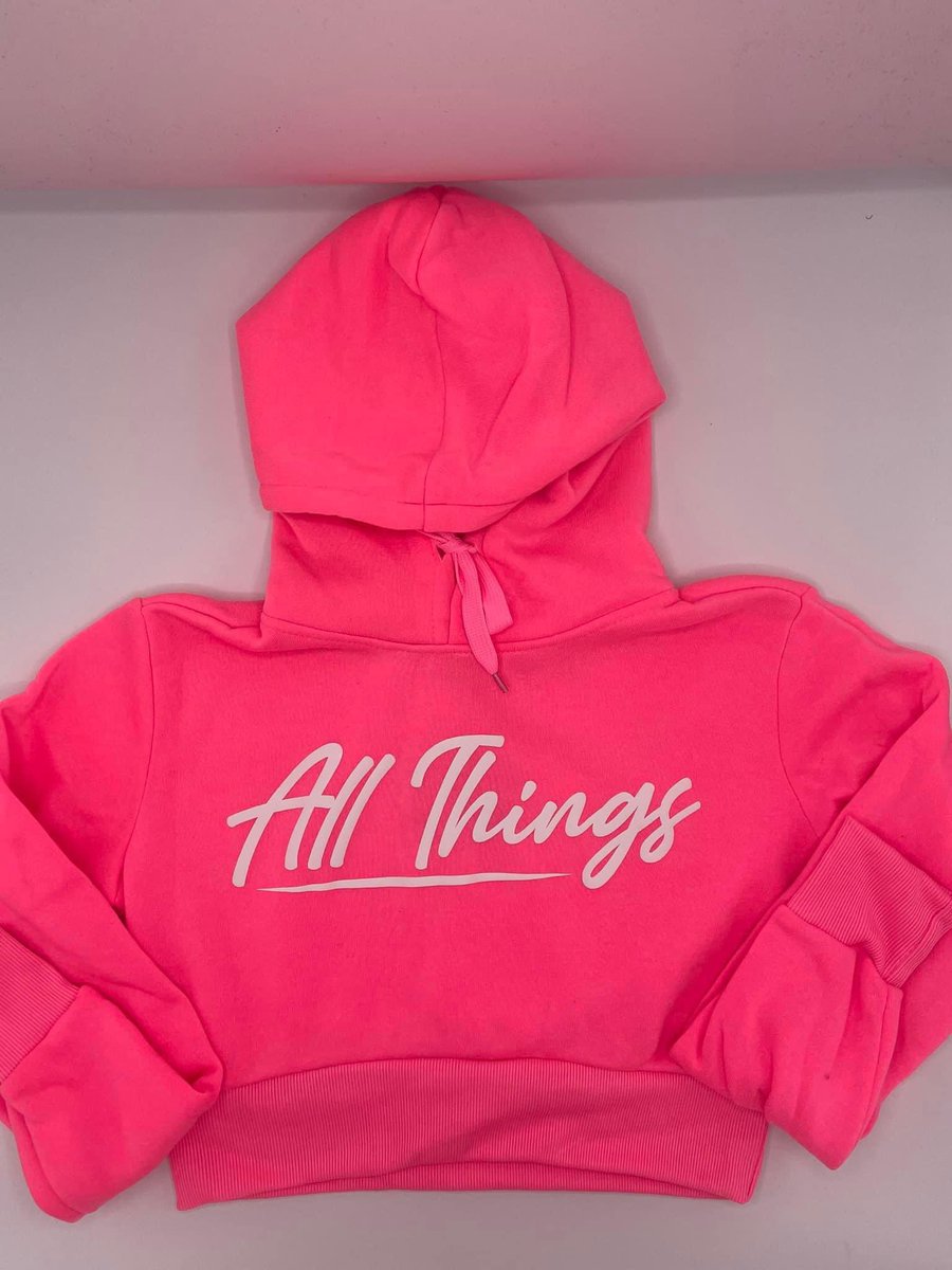 AllThingsApprl's tweet photo. The weather is breaking so I have the crop top sweatsuits ladies!!!! Every color available!!! AllThings Apparel https://t.co/PdgPfpKFxq