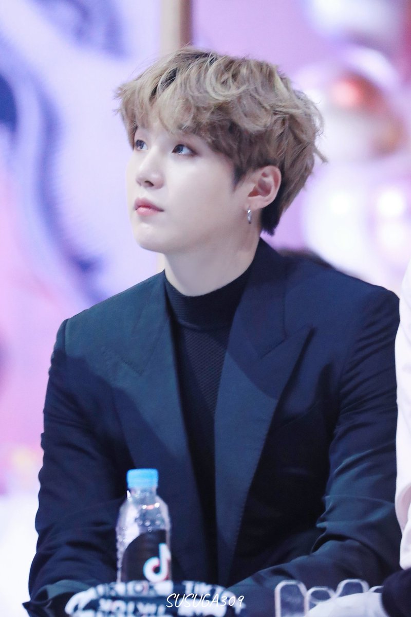 Happy Birthday 🥺

#BTS #방탄소년단 
#SUGA #민윤기 #슈가 #윤기 
#AgustD
#HAPPYSUGADAY
 <a href="/BTS_twt/">방탄소년단</a>