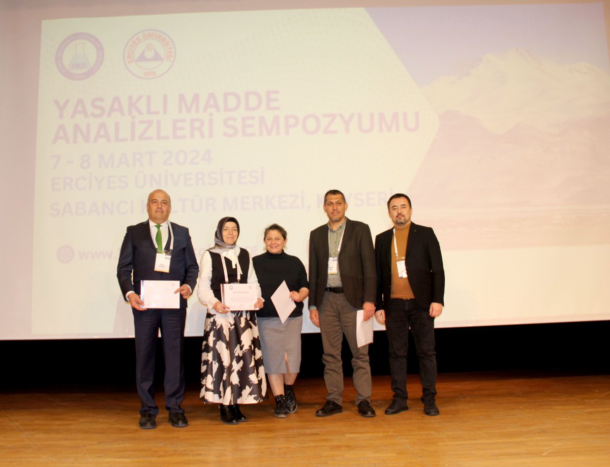 KayseriDH's tweet photo. Başhekim Doç. Dr. İsmail ALTINTOP “Yasaklı Madde Analizleri Sempozyumu” na Katıldı.

https://t.co/CFamj08Di2

@saglikbakanligi 
@adalet_bakanlik
@halksagligigm 
@sbkhgm 
@kayserivaliligi
 @ksmgovtr 
@EruMedya
@erciyesuniv
@ismailaltintop https://t.co/EQ2RtUXPWy