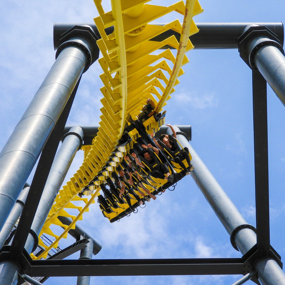 fantasyislanduk's tweet image. 🎢 Size Doesn’t Always Matter! 👀

Who needs the tallest coaster when you can have the wildest ride on the Odyssey?

Fantasy Island reopens on 16th March.

#8DaysToGo #FantasyIsland #ReOpening