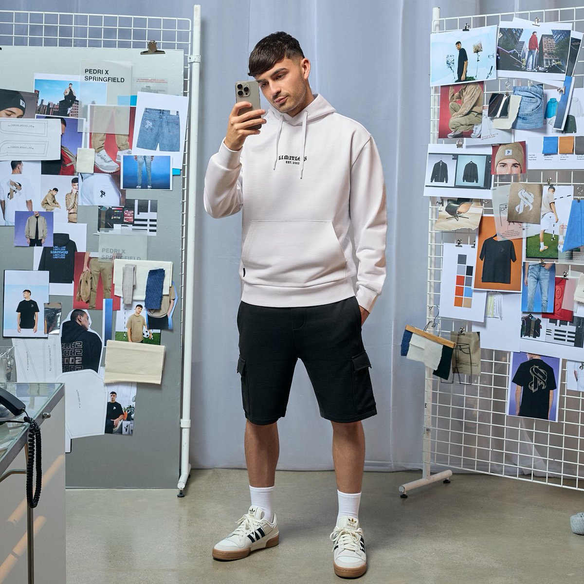 springfieldmw's tweet photo. Pedri shines not only for his talent, but also for his style! Discover a collection as powerful as him. 🔥⚽
#PedrixSpringfield
🛍️https://t.co/mZTyLkYys1 https://t.co/sW8LzZFiCV