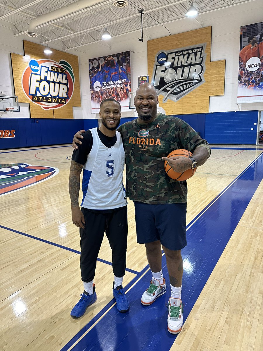 BrandonSpikes55 (@brandonspikes55) on Twitter photo Gator Nation π donβt you love it when 2x national champions come back home to coach? <a href="/TaureanJGreen/">Taurean Green</a> knows what winning looks like! #GoGators #MarchMadness2024 Gator Nation π donβt you love it when 2x national champions come back home to coach? <a href="/TaureanJGreen/">Taurean Green</a> knows what winning looks like! #GoGators #MarchMadness2024