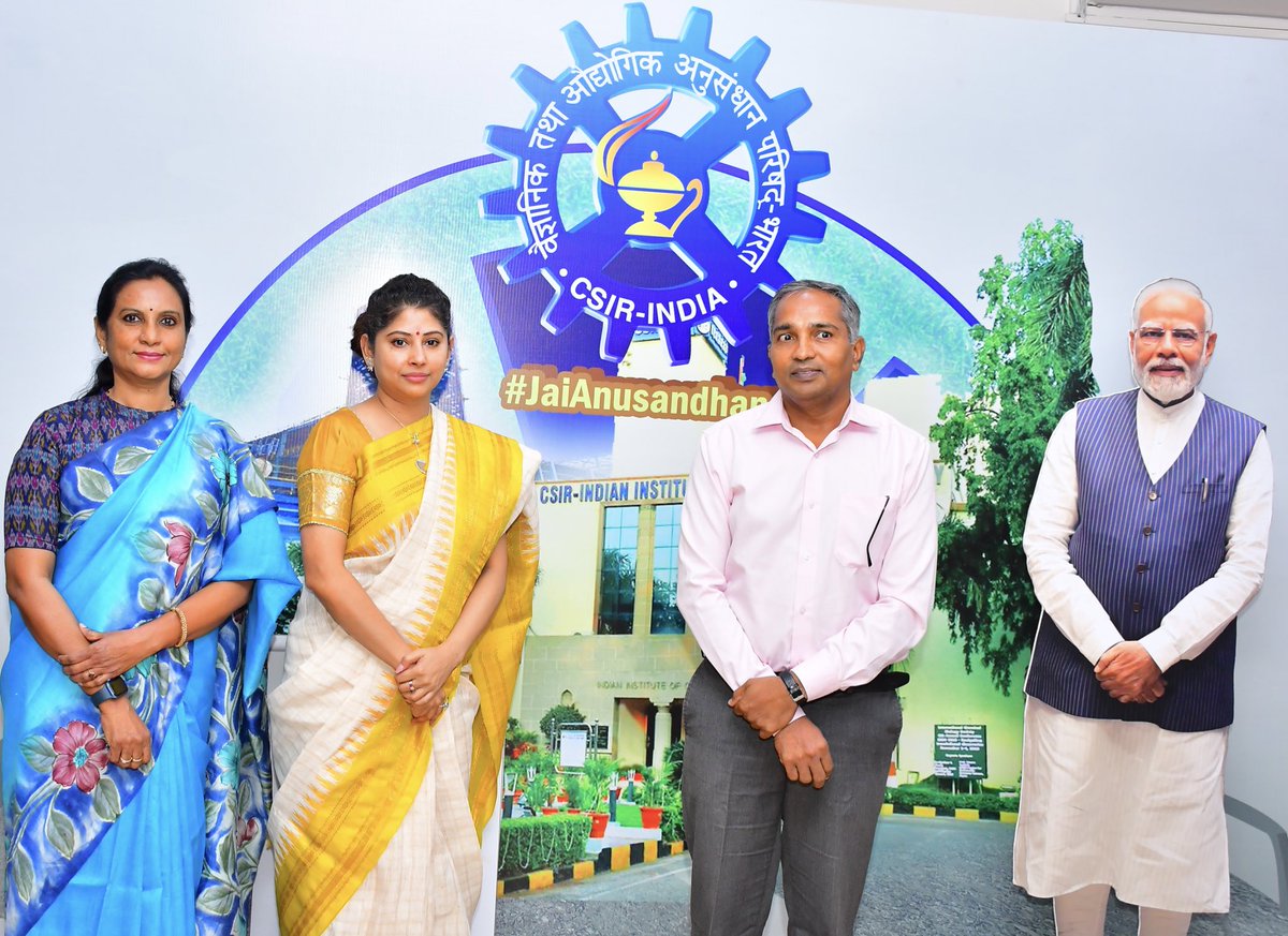Celebrated #InternationalWomensDay today at CSIR- Indian Institute of Chemical Technology. Women in Science & Technology, R/D are often the quietest and least celebrated people. Hats off to these amazing dedicated women 🙏 Thankyou for the honour @csiriict