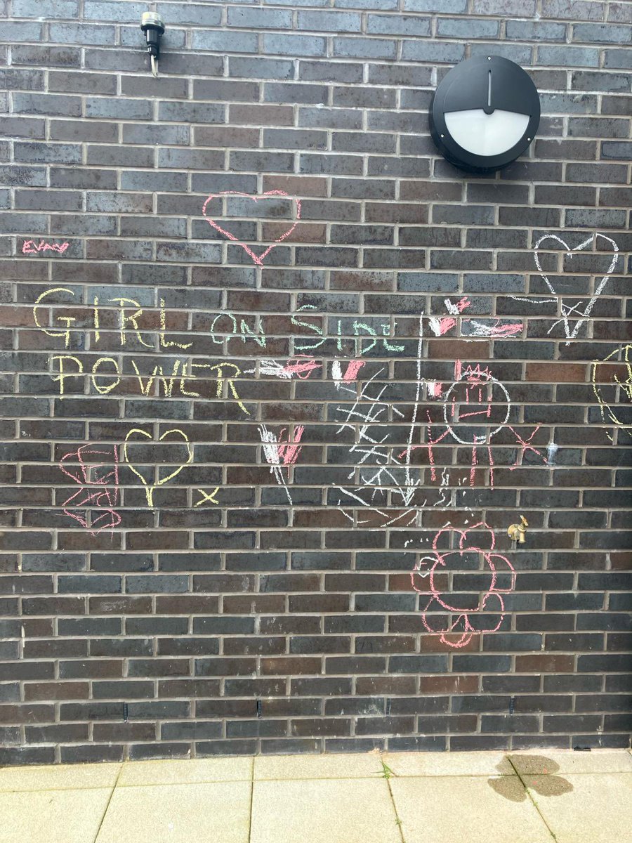 Amy Powell tweet media