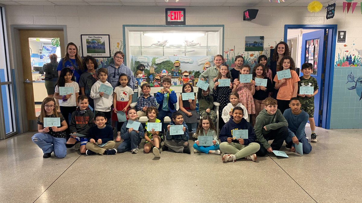 Congratulations to our dolphins for making a splash! These students have been recognized by a staff member for being role models of positive behavior. We are so proud of them! #DareToDive #MakeASplash @LindsayNKidd @linz_kurtz @ENoyesDES