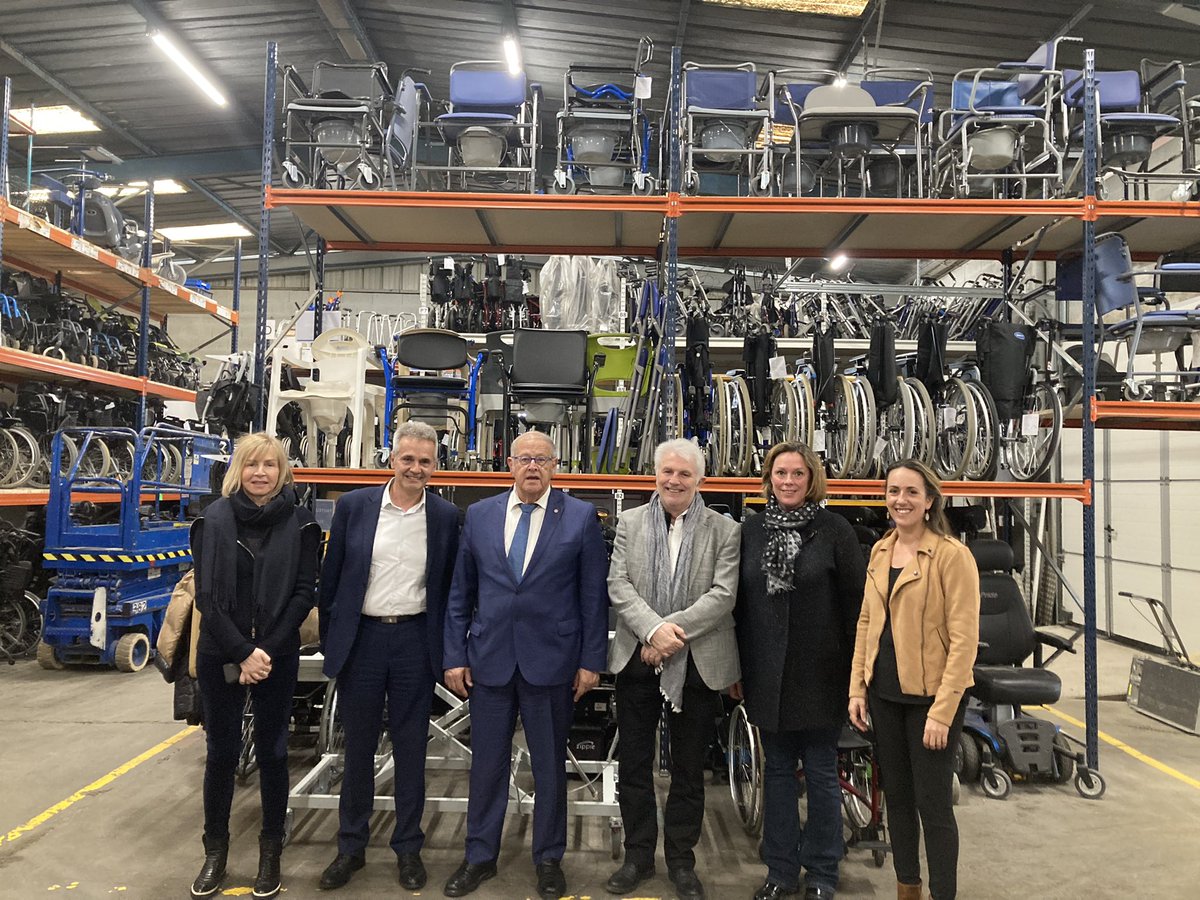 Handisertion, entreprise de recyclerie d’aides techniques à Perpignan ouvre ses portes au Sénateur @JeanSOL__ pour une visite de son site géré par @MutGrandSud. Recyclerie/réadaptation domicile/ Des services réalisés par et pour les personnes en situation de handicap