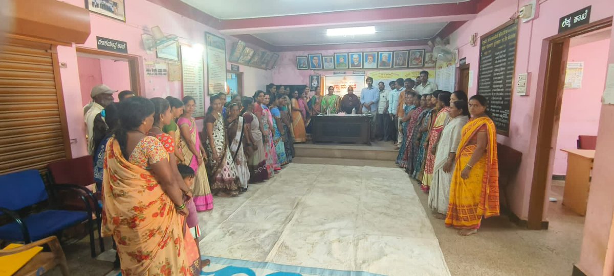 ಬೆಳಗಾವಿ ತಾಲ್ಲೂಕಿನ ವಿವಿಧ ಗ್ರಾಮ ಪಂಚಾಯತಿಗಳಲ್ಲಿ ಮಹಿಳಾ ದಿನಾಚರಣೆ ಅಂಗವಾಗಿ ವಿವಿಧ ವಿಷೇಶ ಕಾರ್ಯಕ್ರಮಗಳನ್ನು ಹಮ್ಮಿಕೊಳ್ಳಲಾಯಿತು.