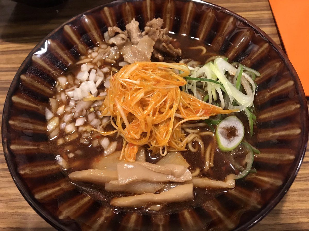 名古屋のオススメのお店。
普段はカフェ。
今日はラーメン屋。

大学の先輩のお店。

#TABICAFE 

tabicafe.jimdofree.com