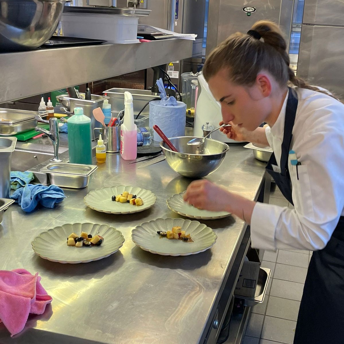 Six young chefs who will compete for the title of Roux Scholar 2024 on 8 April 2024 at the Alain Roux Culinary School at The Waterside Inn. Follow the link below to find out who made it through! instituteofhospitality.org/roux-scholarsh… @RouxScholarship #imin #RouxScholarship #Chefs #Competition