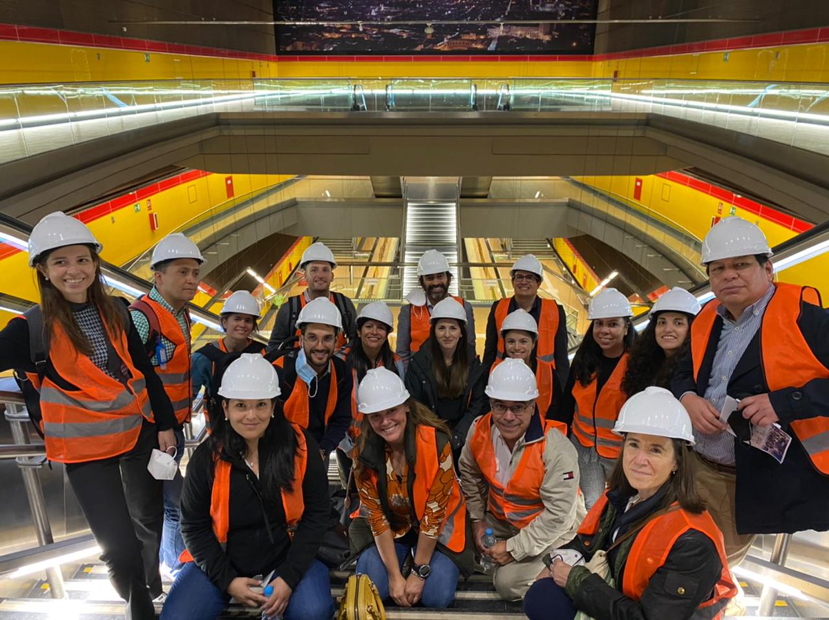 Hoy, #DíaInternacionaldelaMujer reconozco el papel crucial de las mujeres en transporte cuyo compromiso y liderazgo desafían barreras. Destaco hoy nuestro plan para fomentar la inclusión en el Puerto de Paramaribo. ¡Juntos por la #IgualdadDeGénero! bit.ly/3TrIcQj