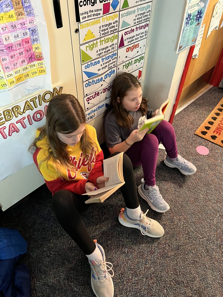 teachingwturley's tweet photo. AD’s Read-a-Thon is a go! Happy reading! 📖 💙🐬#lpsAD #SharetheGoodLPS https://t.co/5TwAgnj6qq