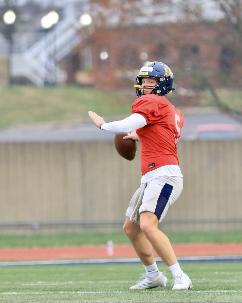 👀 First scrimmage of the spring tomorrow…

⏰ 11:30 a.m.
📍 Roy Stewart Stadium

#GoRacers🏇