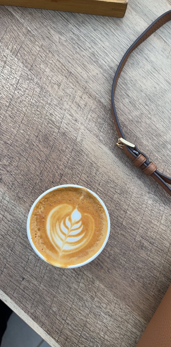 ثُمَّ يُرضيكَ الله ويرضيكَ ويرضيكَ ،
ويملأك بالرِضى
حتى تَظُن انكَ لم تَحزَن يوماً ♥️