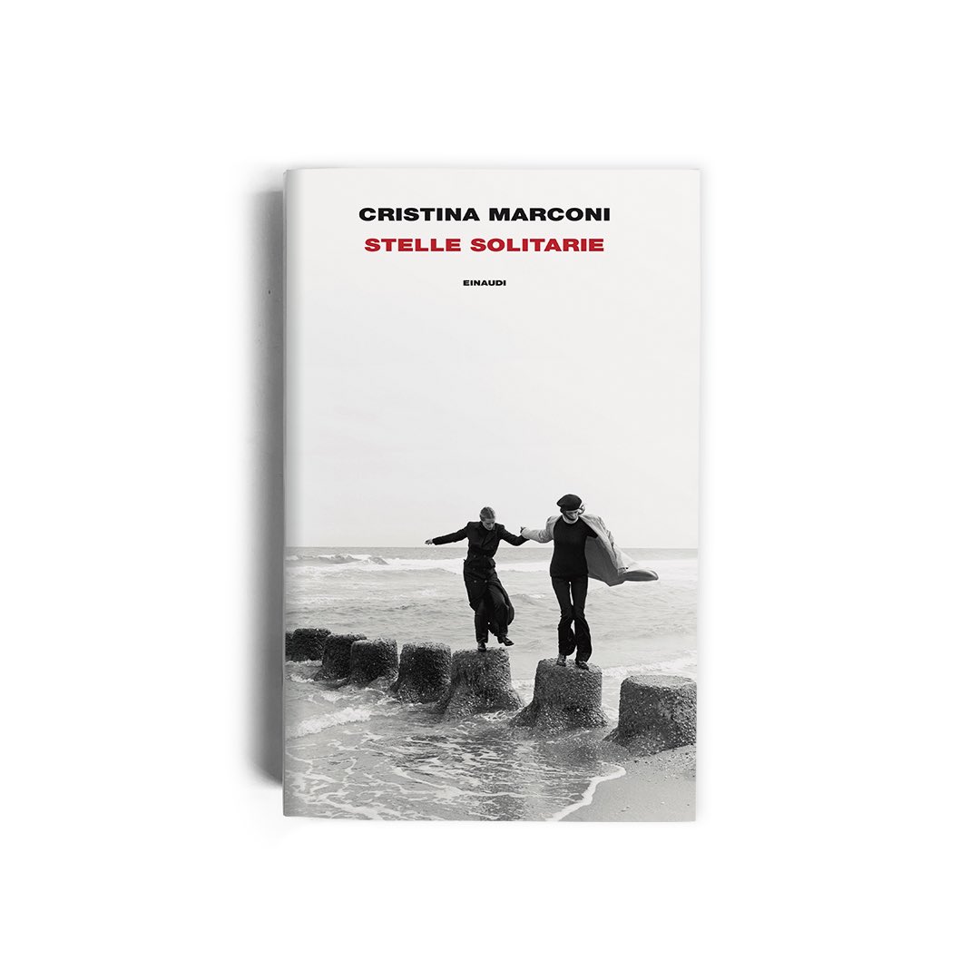 Il 2 aprile esce STELLE SOLITARIE di <a href="/CristiMarconi/">Cristina Marconi</a>, un romanzo pieno di intelligenza, che si affida alla leggerezza per provare a dire cosa siamo, e cosa possiamo essere, davanti al dolore degli altri.

Da oggi lo potete preordinare ovunque.

einaudi.it/catalogo-libri…