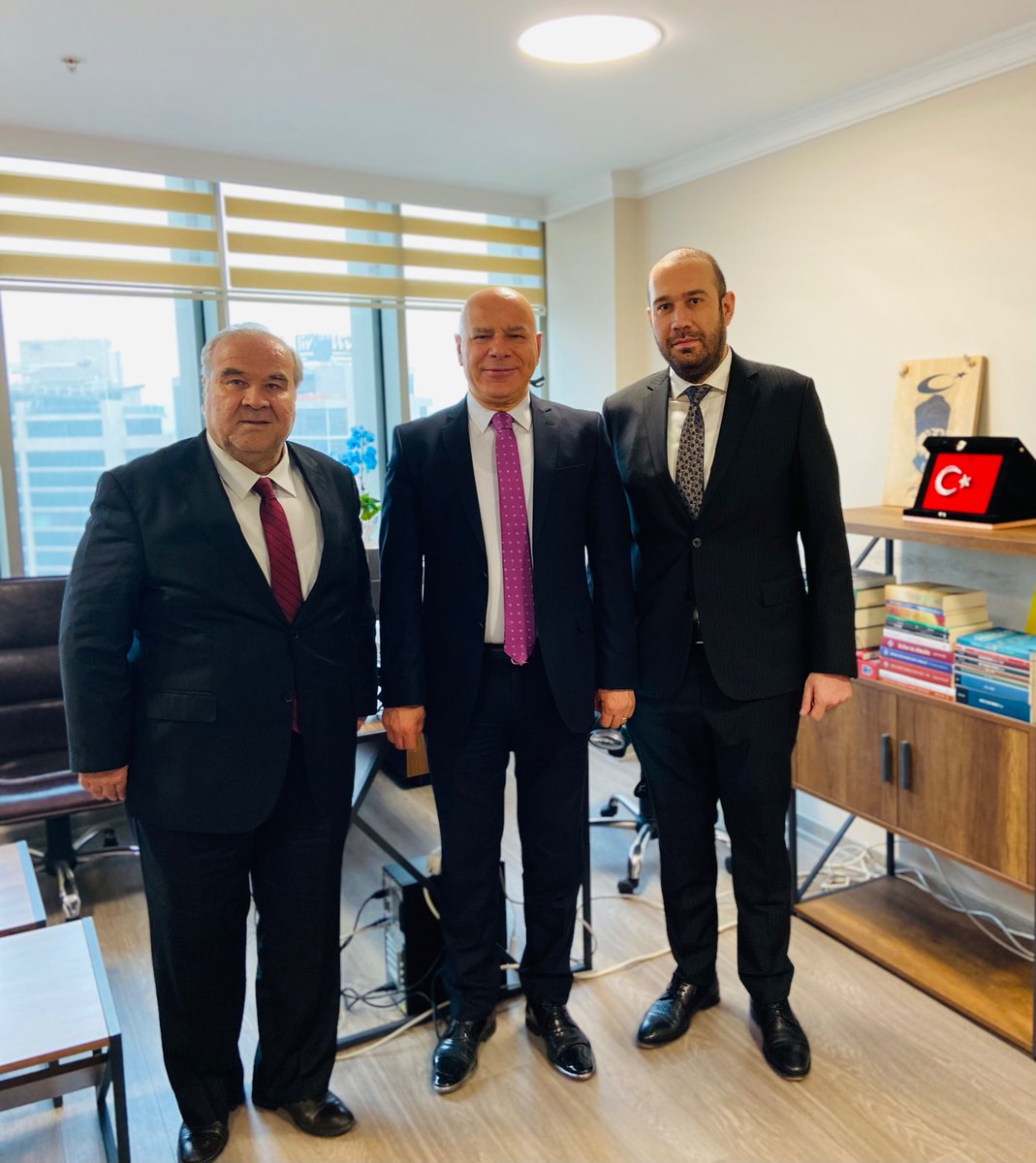 Ayhan Özkan (@dr_ayhanozkan) on Twitter photo 1997-1998 yıllarında Ordu-İkizce Kaymakamlığı günlerimizde kendisiyle İlçe Jandarma Komutanı olarak mesai arkadaşlığı yaptığımız İzzet Tümer ve oğlu Av. Yiğit Tümer’in nazik ziyaretlerine teşekkür ediyoruz. 1997-1998 yıllarında Ordu-İkizce Kaymakamlığı günlerimizde kendisiyle İlçe Jandarma Komutanı olarak mesai arkadaşlığı yaptığımız İzzet Tümer ve oğlu Av. Yiğit Tümer’in nazik ziyaretlerine teşekkür ediyoruz.