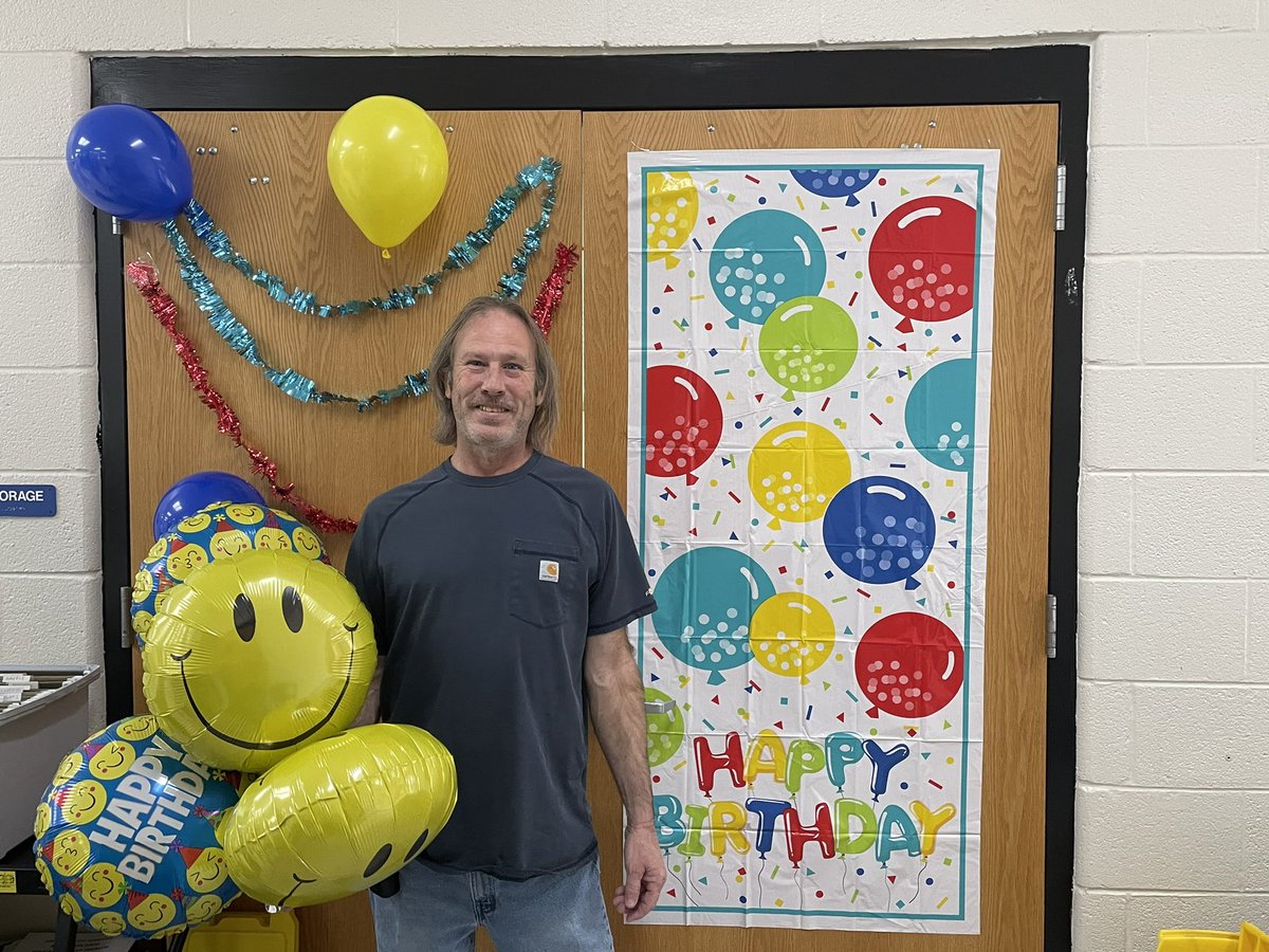 Even though his birthday is next week, Kindness Club designated today as Mr. Chauncey Day! He does so much for @MountainViewJCS and we all think he is the BEST!! @jcityTNschools