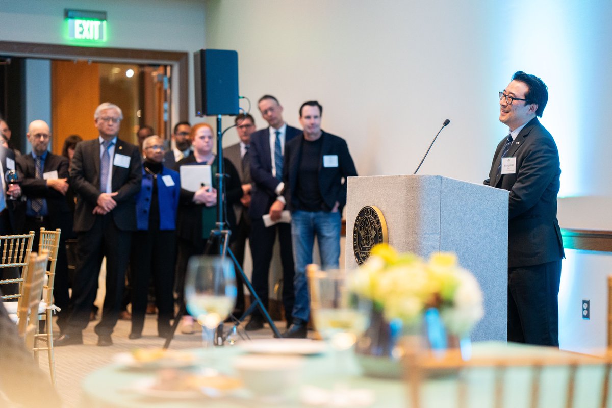 Youngmoo Kim (@youngmoo) on Twitter photo March 5, we held a special event to celebrate the 40th Anniversary of the <a href="/DrexelUniv/">Drexel University</a> Microcomputing Program, with a working original DU Mac 128K!
Honored to have John @Gruber (Drexel ’96, daringfireball.net) among our distinguished guests.
Photos:Shira Yudkoff Photography March 5, we held a special event to celebrate the 40th Anniversary of the <a href="/DrexelUniv/">Drexel University</a> Microcomputing Program, with a working original DU Mac 128K!
Honored to have John @Gruber (Drexel ’96, daringfireball.net) among our distinguished guests.
Photos:Shira Yudkoff Photography