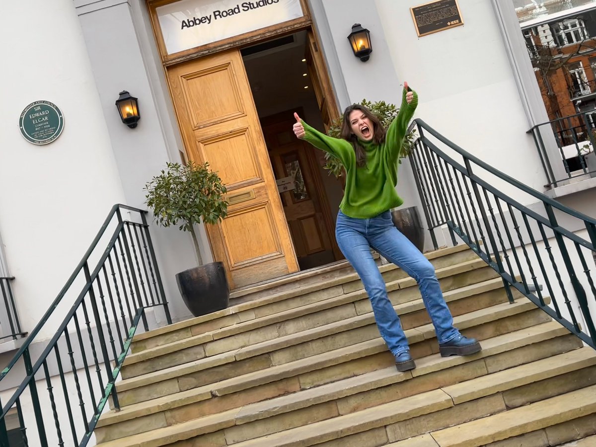 At @AbbeyRoad Studios for International #WomensDay for their Equalise event. Woo! Also celebrating the release of my track 'Stars' tr.ee/vXCLQnQo1n