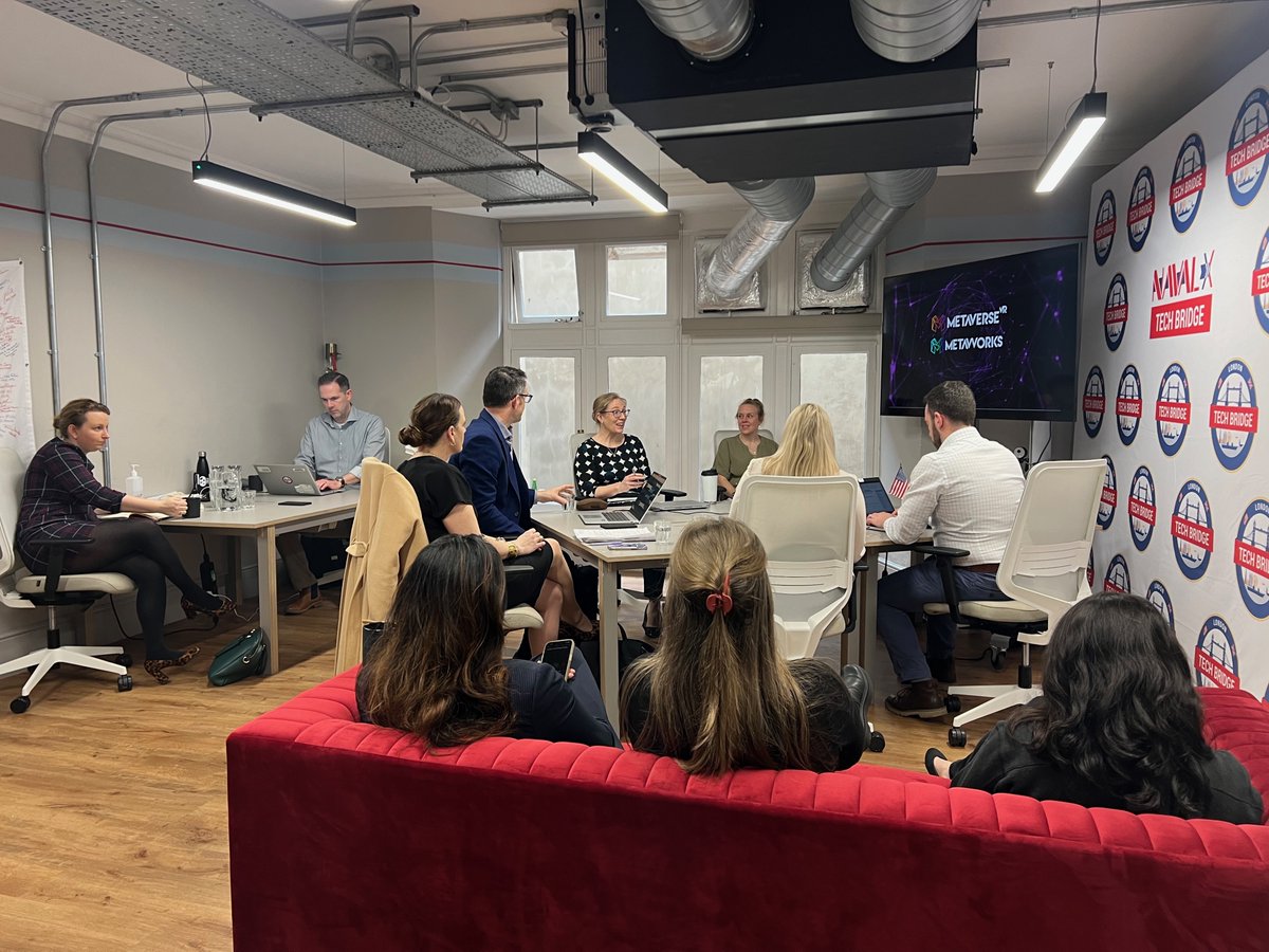 RoyalNavy's tweet image. The #RoyalNavy and @USNavy invited serving female personnel to give their opinions on how technology can help them overcome challenges they face while serving. The informal session was held by the #LondonTechBridge for #InternationalWomensDay 
🔗royalnavy.mod.uk/news-and-lates…