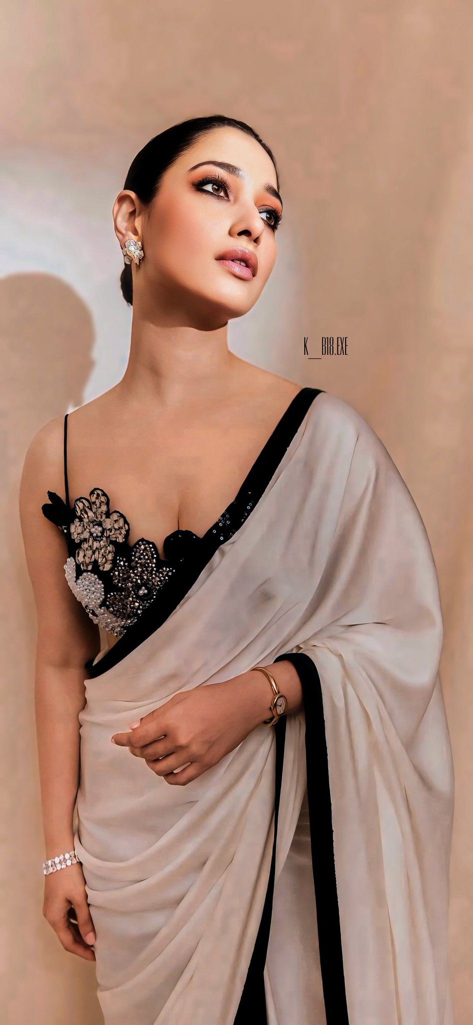 GIKJeXMWAAAQvXd?format=jpg&name=large