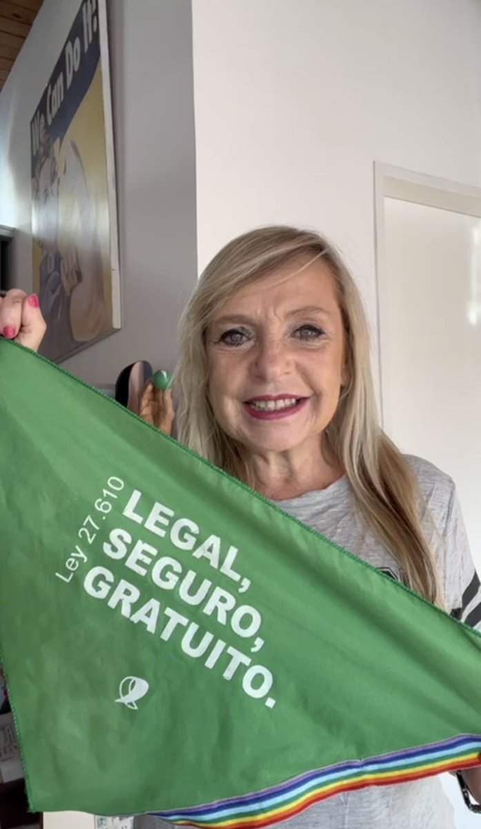 Lubertino's tweet photo. 🎙️ #Hoy estuve con Rodo Herrera
@RadioColonia en #ContraReloj hablando sobre el #8M
https://t.co/C3d6iivTrY
#8Mverde #mareaverde
#Saquensumotosierradenuestrosderechos
#Feminismopornecesidadyurgencia https://t.co/peJ4RC1Wve