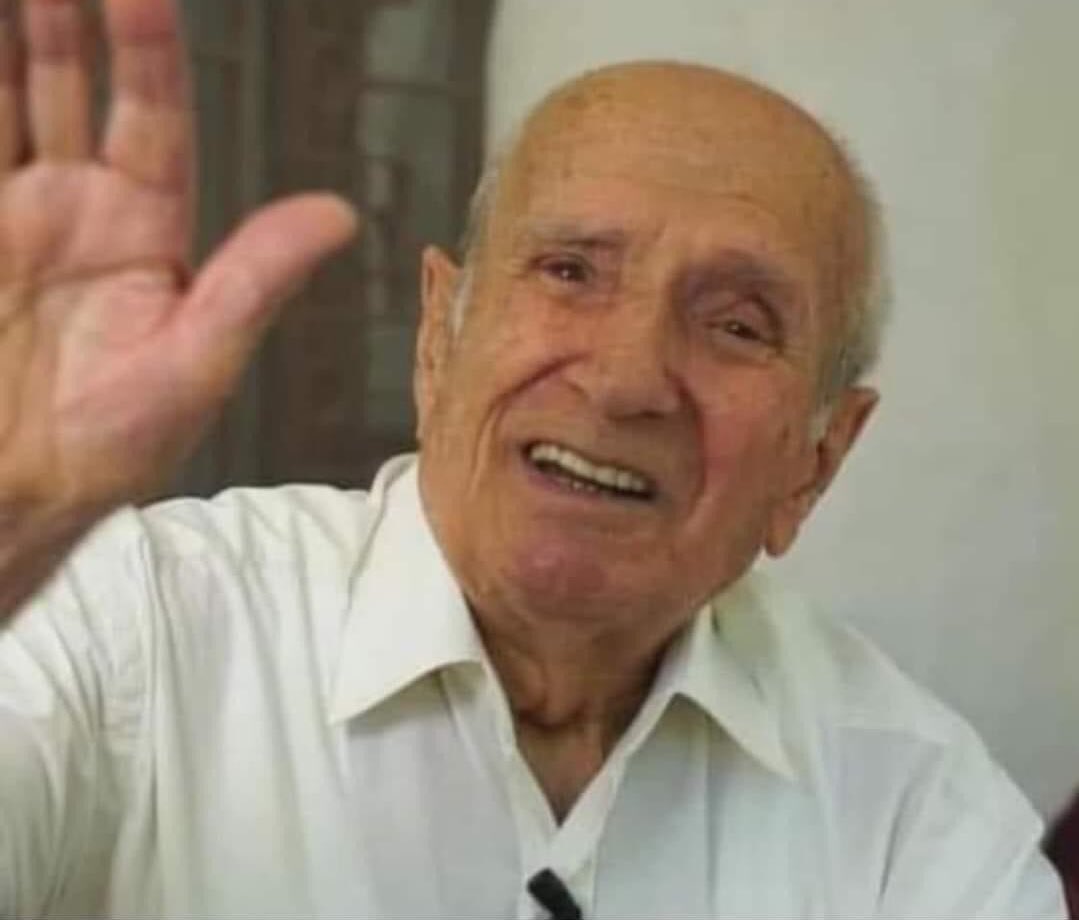 1968-1973 yılları arasında Elazığ Belediye Başkanı olarak şehrimize hizmet eden eğitimci, yazar Sn. Şükrü Kacar ağabeyimize Allah’tan rahmet ailesine ve yakınlarına başsağlığı diliyorum.