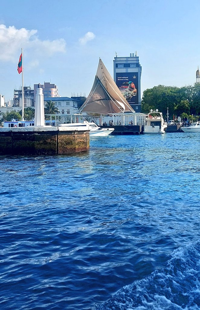 Bebaker3's tweet photo. Malé. 
@FarosLos 

#viajar #maldives https://t.co/TiGGnka2hh