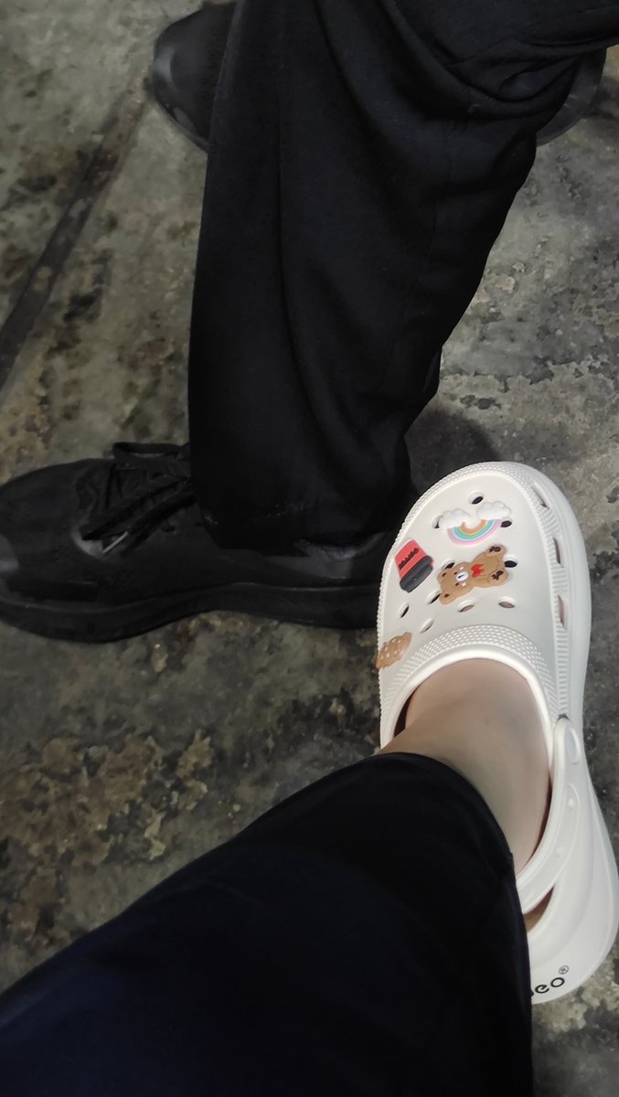 wulandr02's tweet photo. after dinas siang bareng yg banyak nano nano nya😌 https://t.co/DgKwQRTMnG