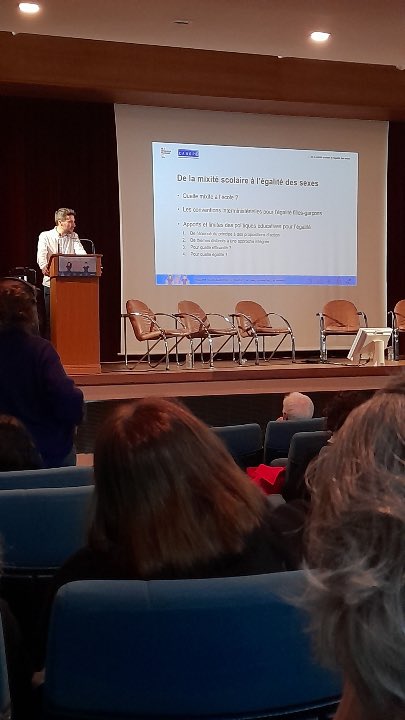GeeDee_pro's tweet photo. #8mars Ravie de participer à cette journée à part pour l’#EFG ! Rencontrer ses pairs, partager les réflexions des chercheurs, échanger avec les futurs enseignants… Conférence, table ronde et visite-atelier au Panthéon pour une très belle formation @reseau_canope au @LyceeLLG. https://t.co/Oil8XGyyPe