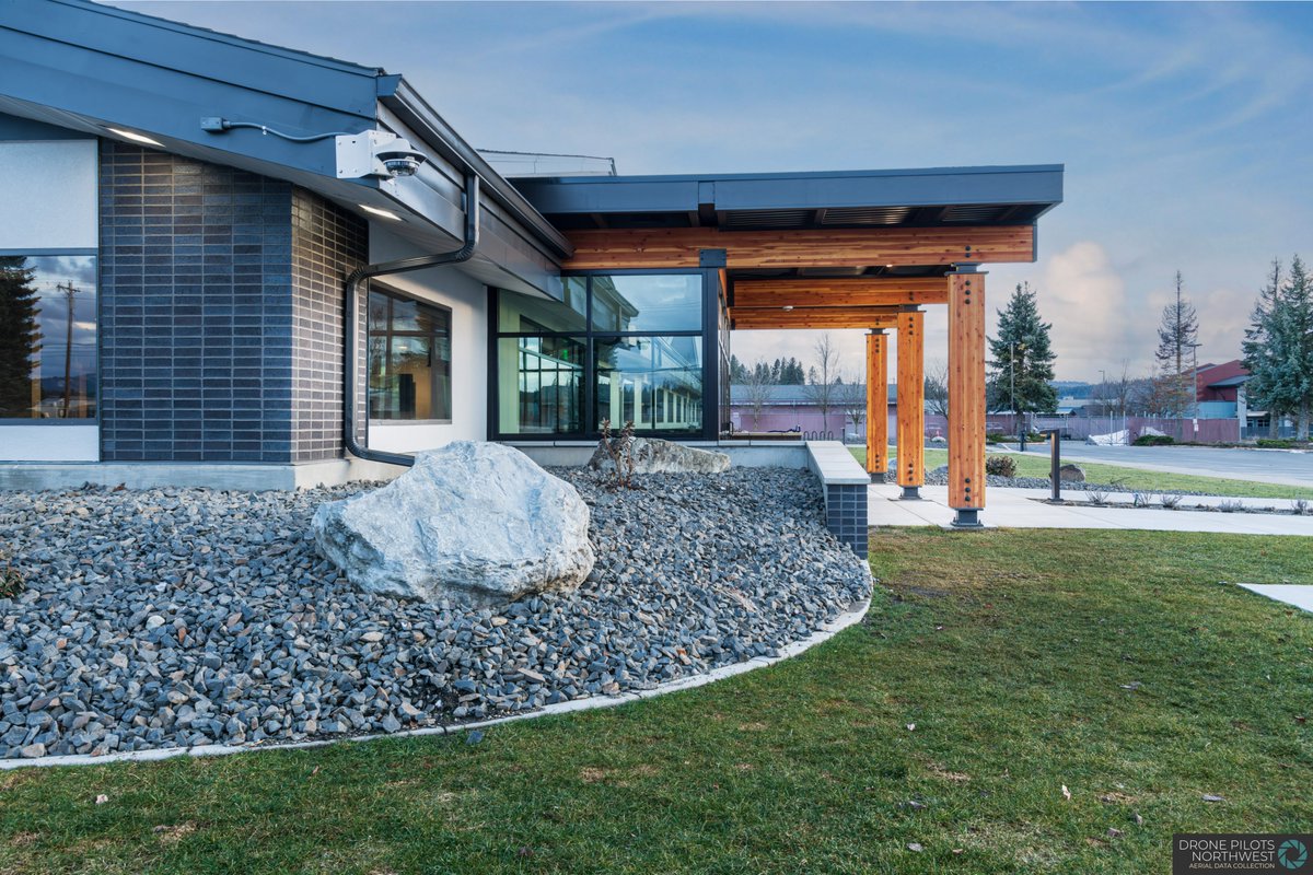 Stunning details on this remodel by Walker Construction for Ironwood Family Practice. #CDA #Idaho #Medical #clinicalpractice #drones #dronephotography #Architecutral_Photography #interiordesign #interiors #constructionwork #photograghy #photographycommunity #Building
