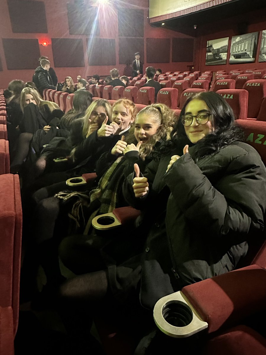 A reward trip for Year 11 this afternoon to watch ‘An Inspector Calls’. 🎦 📺 🍿 #Itswhoiam #TeamHaydock #Outwoodfamily