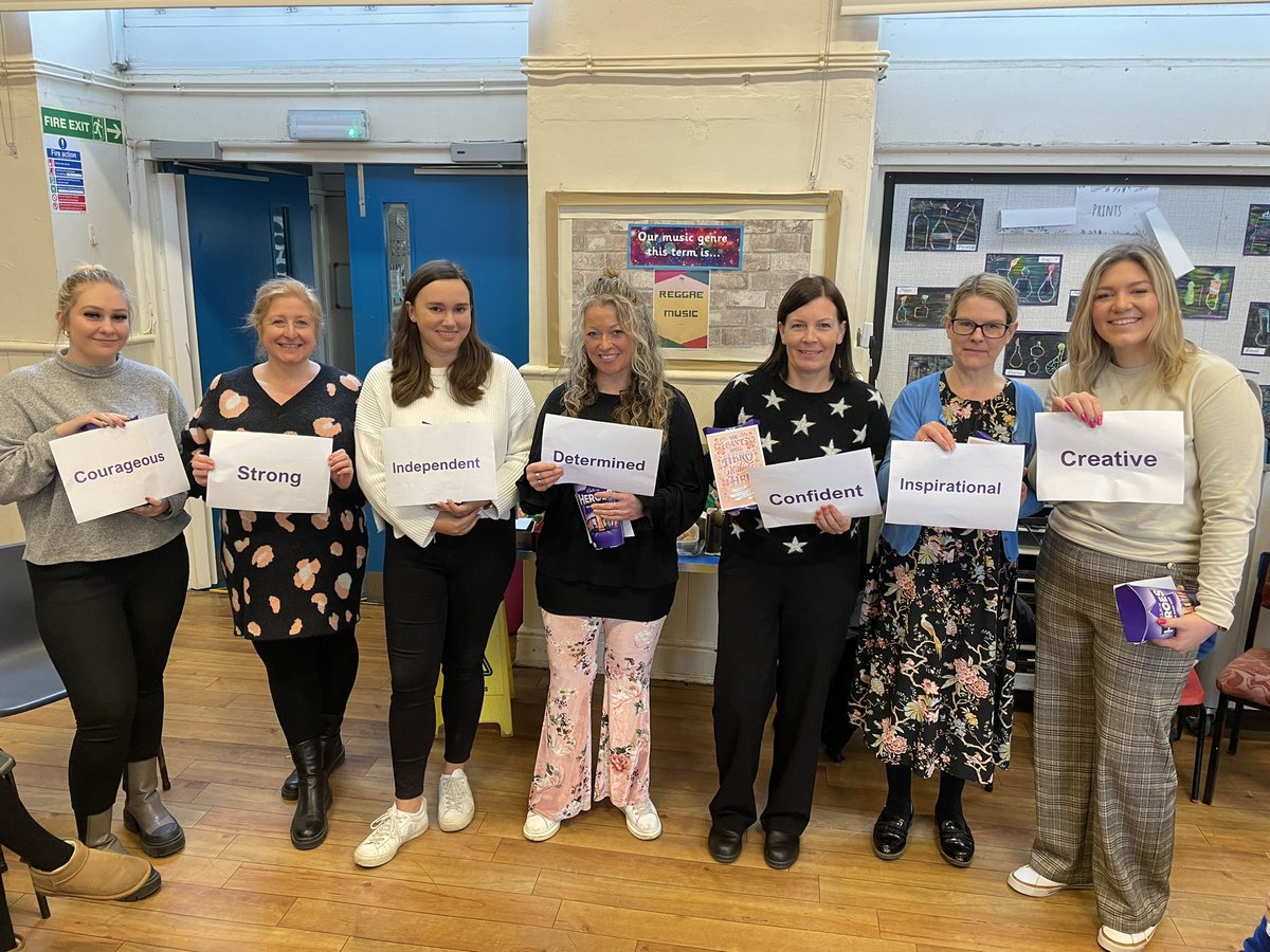 Surprised the inspirational women of <a href="/MarshLaneSch/">Marsh Lane Primary School</a> with their own Gold Award in assembly today 
💜🏆

Another important message shared with our children! 

#InternationalWomensDay