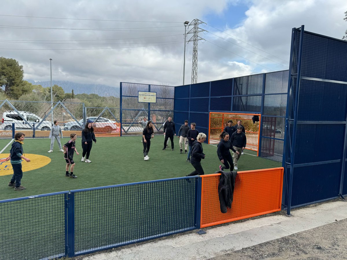 jmortegajimenez's tweet photo. Termina una semana plena de aprendizajes, experiencias y emociones junto a un grupo humano maravilloso. Gracias a la @FundacionCruyff por darme la oportunidad de crecer, y a mis compañer@s por hacer de estos días algo que nunca olvidaré. https://t.co/DbbF0fFOff