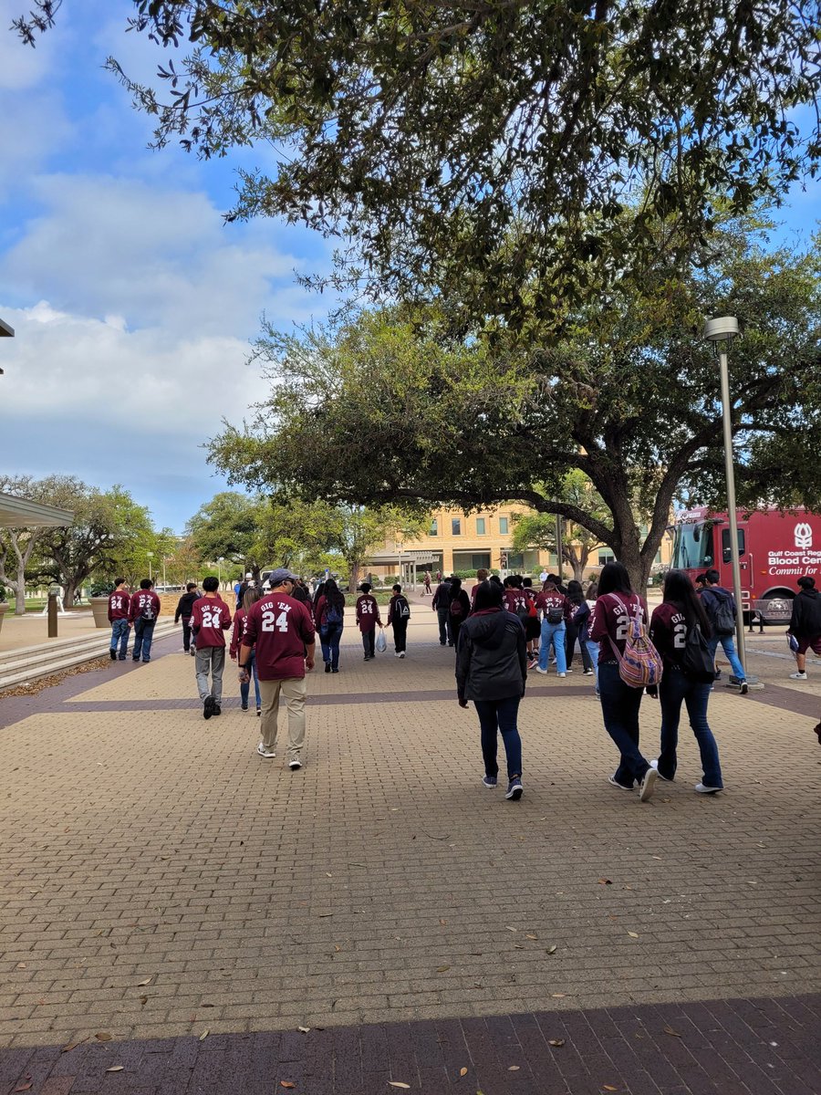 Let's goooo!! @TAMU learning all about Aggieland! @IrvingISD @IISDFoundation @Ms_BalderasIISD @Sra_Ibarra_