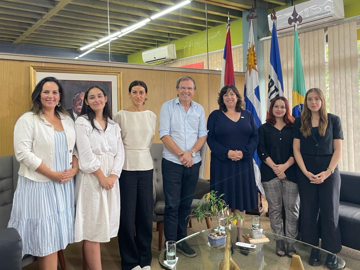 Junto a @OIMUruguay, en reuniones con el Intendente de Rivera y la Comisión Binacional de Violencia Basada en Género, conversamos sobre los desafíos que atraviesan las mujeres en relación al empleo y la importancia de la educación para cambiar los estereotipos de género.

#8M