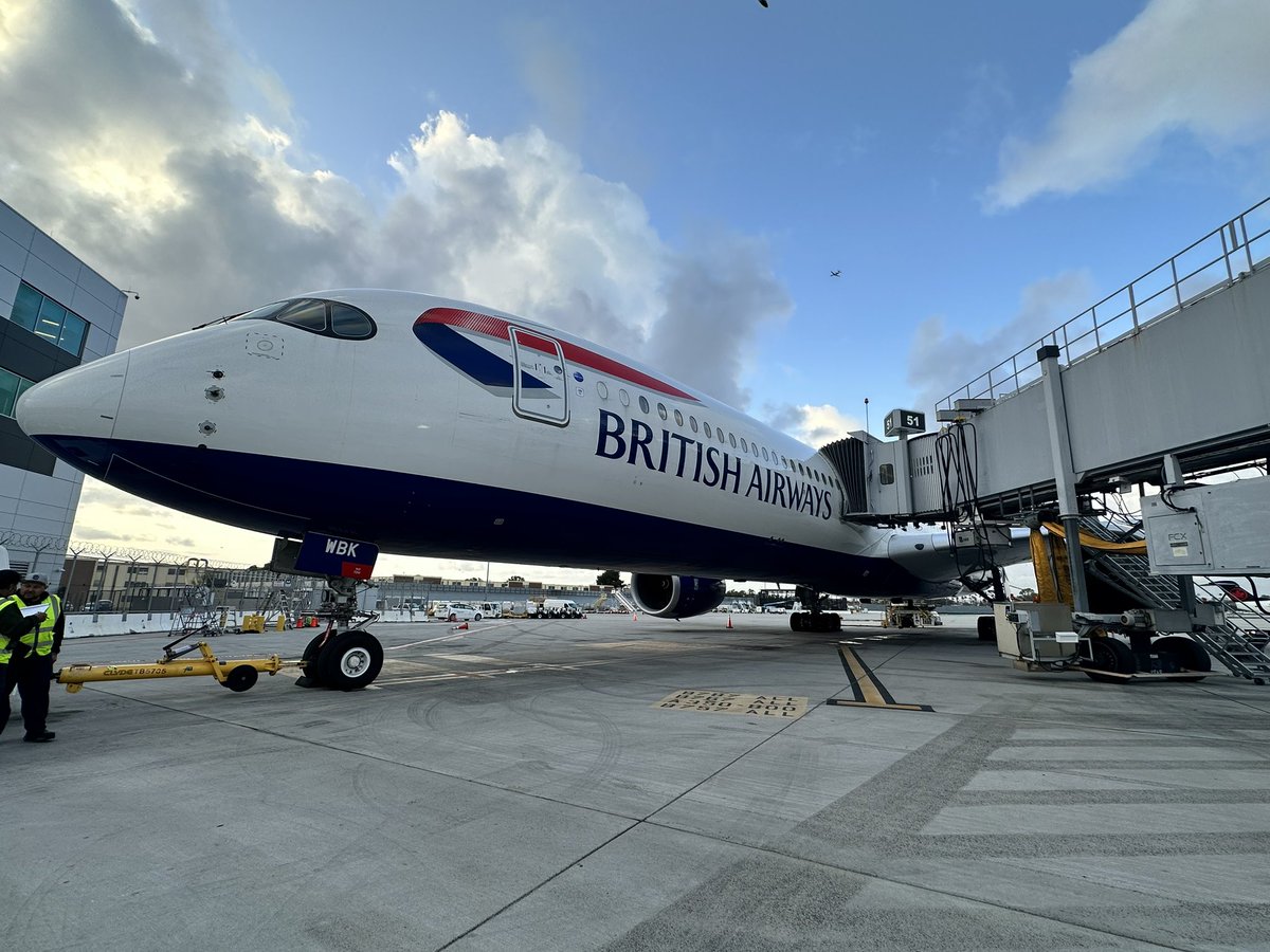 Happy International Women's day to all the strong, resilient, successful and inspiring women out there. I'm proud to have flown this jet 5000 miles home to my daughter, showing her that if she wants it, she really can have it all. 💪🏼👩🏻‍✈️👧🏼 #IWD2024