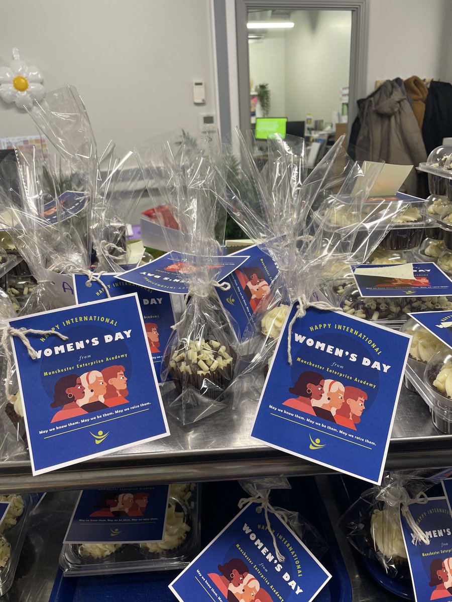 MEAcad's tweet photo. Celebrating #InternationalWomensDay with cupcakes for our staff at MEA! 🧁

"May we know them. Maybe we be them. May we raise them." 

Thankful for the strong women around us 💫 https://t.co/8IIxX1kQ42