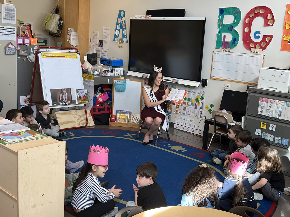 diane_chiappetta@greenwich.k12.ct.us (@hashuskies) on Twitter photo Thank you, <a href="/MissAmericaCT/">Miss Connecticut</a> <a href="/ginacarloto/">Gina Carloto</a> for visiting and reading to Ms. Daniel’s Pre-K class! <a href="/GPSDistrict/">Greenwich Public Schools</a> Thank you, <a href="/MissAmericaCT/">Miss Connecticut</a> <a href="/ginacarloto/">Gina Carloto</a> for visiting and reading to Ms. Daniel’s Pre-K class! <a href="/GPSDistrict/">Greenwich Public Schools</a>