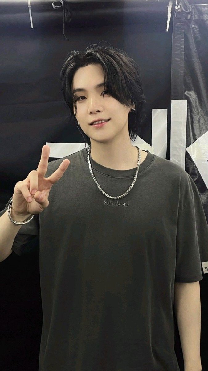 Moon_Luna100's tweet photo. FELIZ CUMPLEAÑOS YOONGI
Aún no puedo creer lo rápido que pasa el tiempo y mi amor sigue intacto como desde el día uno, en estos momentos quiero agradecerte por ser mi motivación y apoyo todos los días Te amo 💜
Postada: espero con ansias tu regreso, mantente saludable. https://t.co/CLrVjH8iBF