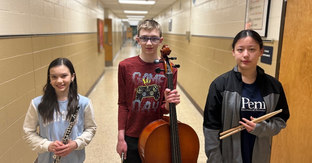 SpringfieldSD's tweet photo. Congratulations to the February PIMS Students of the Month.
Eliza Peterkin - 6th grade, oboe
Aidan McGovern - 7th grade, cello
Milan Gilmore - 8th grade, percussion
#PrideInAllThings #SSDArts https://t.co/0Rtzf1zlHC