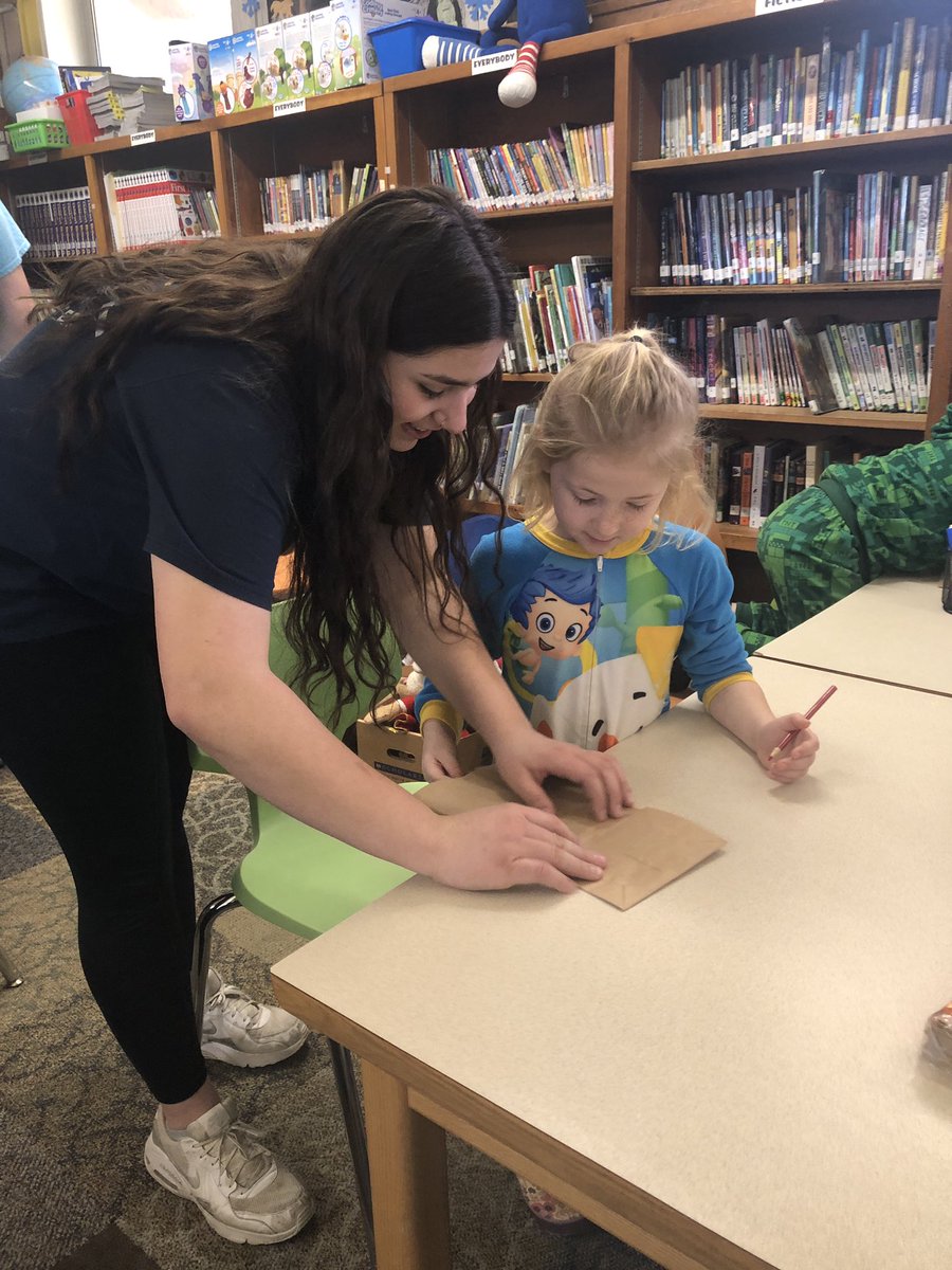 principaldupree's tweet image. Our New Vision Education students are teaching our St. Joe’s elementary children about self-discipline (character trait of the month). They presented stories through puppet shows in our library.
Thank you to our amazing seniors!❤️
