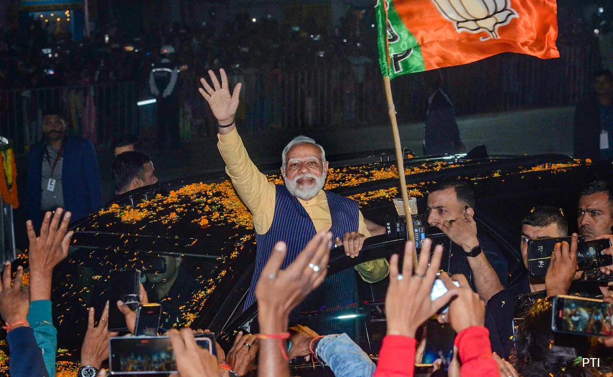 News Algebra tweet media