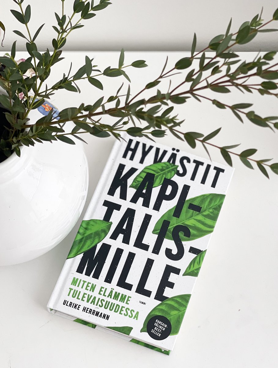 Kapitalismi on saanut aikaan paljon hyvää. 

Nykymaailmassa se ei kuitenkaan ole enää kestävä talousjärjestelmä. Ulrike Herrmann selittää yleistajuisesti, miksi ”vihreä kasvu” ei ole toimiva ratkaisu. Kasvu on sen sijaan saatava tyrehtymään. (suom. Heikki Eskelinen.)