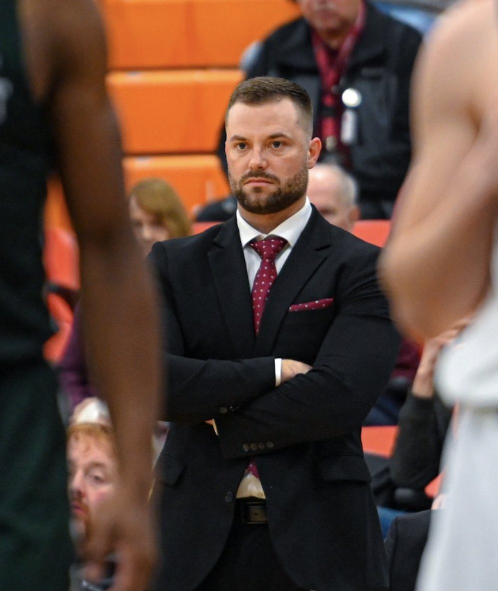 Two current non-D1 HCs that should be getting calls for their first D1 head jobs this year.

Brock Erickson - Nichols College (D3)
Jordan Fee - Gannon U (D2)