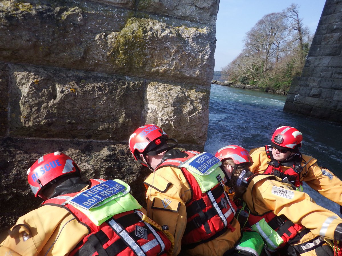 Water rescue boat crew out today training. #hertfordshire #waterrescue #volunteer #volunteering