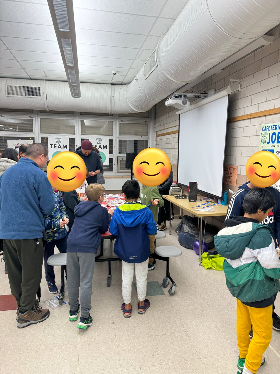 DoctorGemellaro's tweet photo. Science Fun Night @LivSchools @MPMPrincipal_NJ !!! 🌡️🥼@BurnetHillElem @CollinsElemSch @HarrisonHawks90 @Hillside_Elem @NjMpe @RikerHillRams https://t.co/n1h3c0RH1S