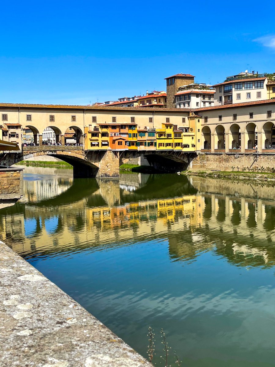 Ponte Vecchio in Firenze, Italia #firenze 

#italy #florence #italia #pontevecchio #ponte #bridge #arno #river #fiume #toscana #tuscany #tuscanylovers #travelphotography #travel #traveltheworld #traveling #florenceitaly #reflection #riflesso #cityphotography #cityscape