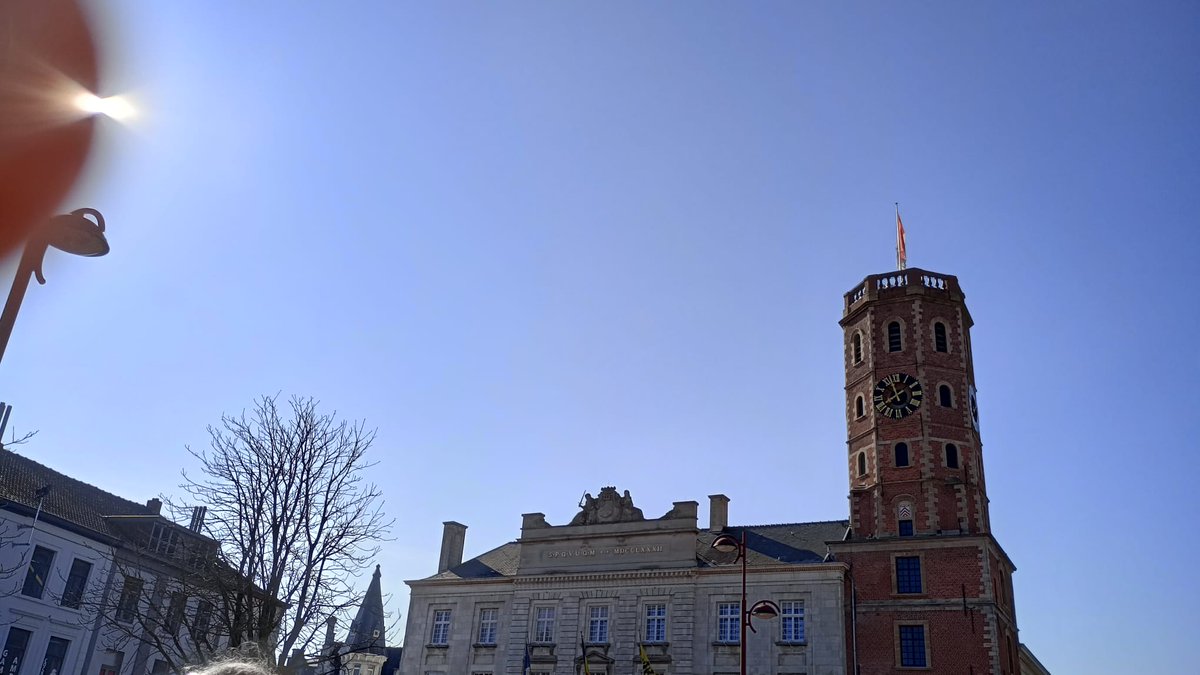 DaSilva38482's tweet photo. #vtimenen #vrtweer 16:25 Menen https://t.co/Am5TzRAwjD