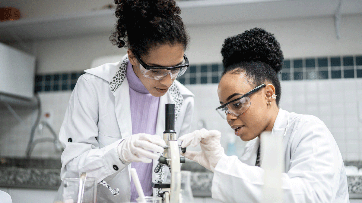 Representation is critical for women to see a place for themselves in STEM. ⚕️ @CCWESTT innovatingcanada.ca/diversity-and-…